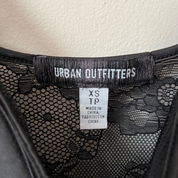 URBAN OUTFITTERS Black Clasp Front Lace Dress - Picture 4 of 4